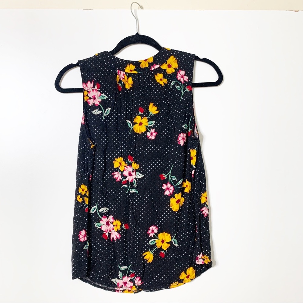 Old Navy Polka Dot Floral Sleeveless V-neck Blouse Size Small - Picture 2 of 3